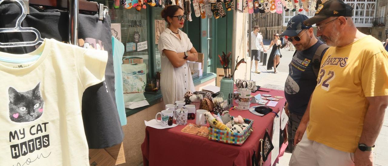 En imágenes: El Mercado de la Almendra ha vuelto en julio con 34 puestos