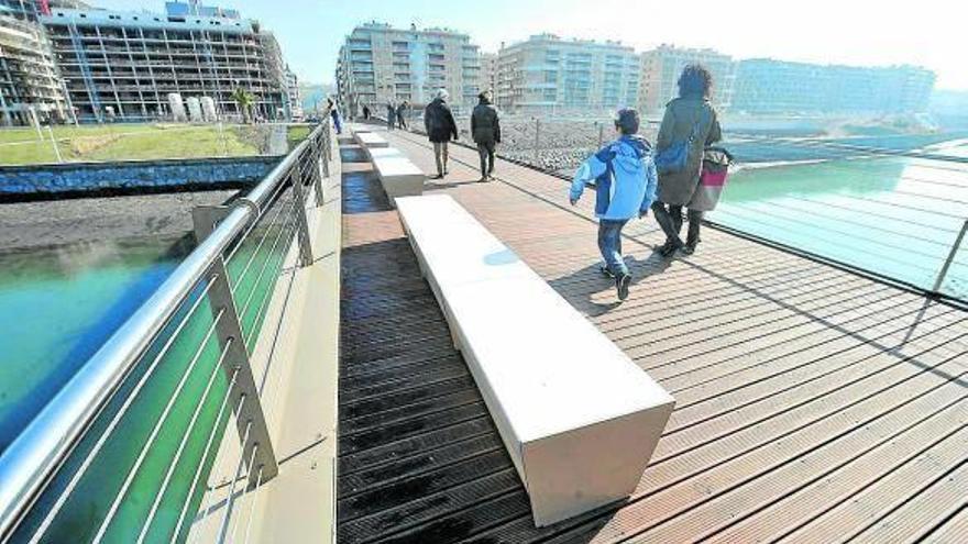 La pasarela de Riberas de Loiola se cerrará para atajar los resbalones
