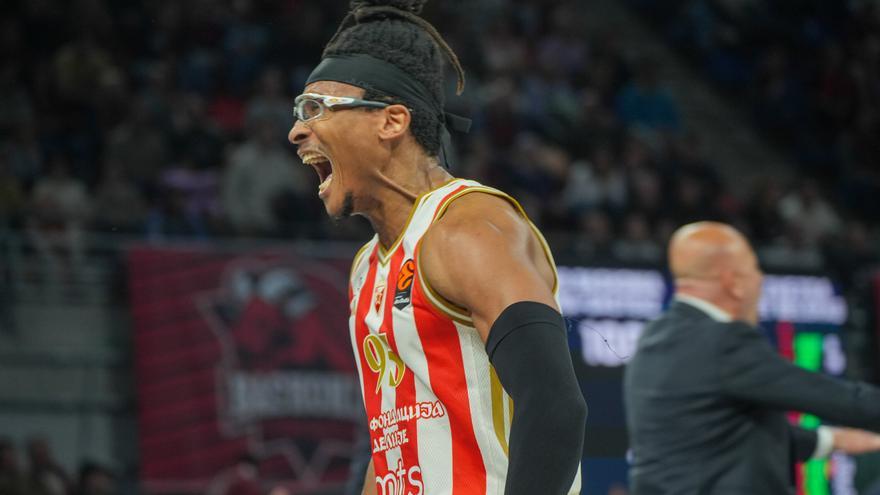 Moneke, recibido con más pitos que aplausos en el Buesa