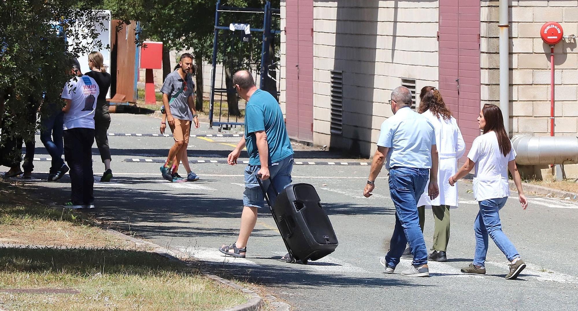 Trabajadores de BSH Esquíroz, antes de la asamblea en la que se ha presentado el preacuerdo