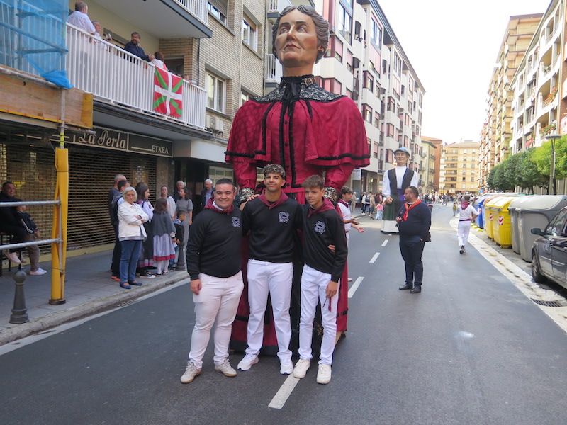 El desfile de la Euskal Jaia de Urretxu, en imágenes