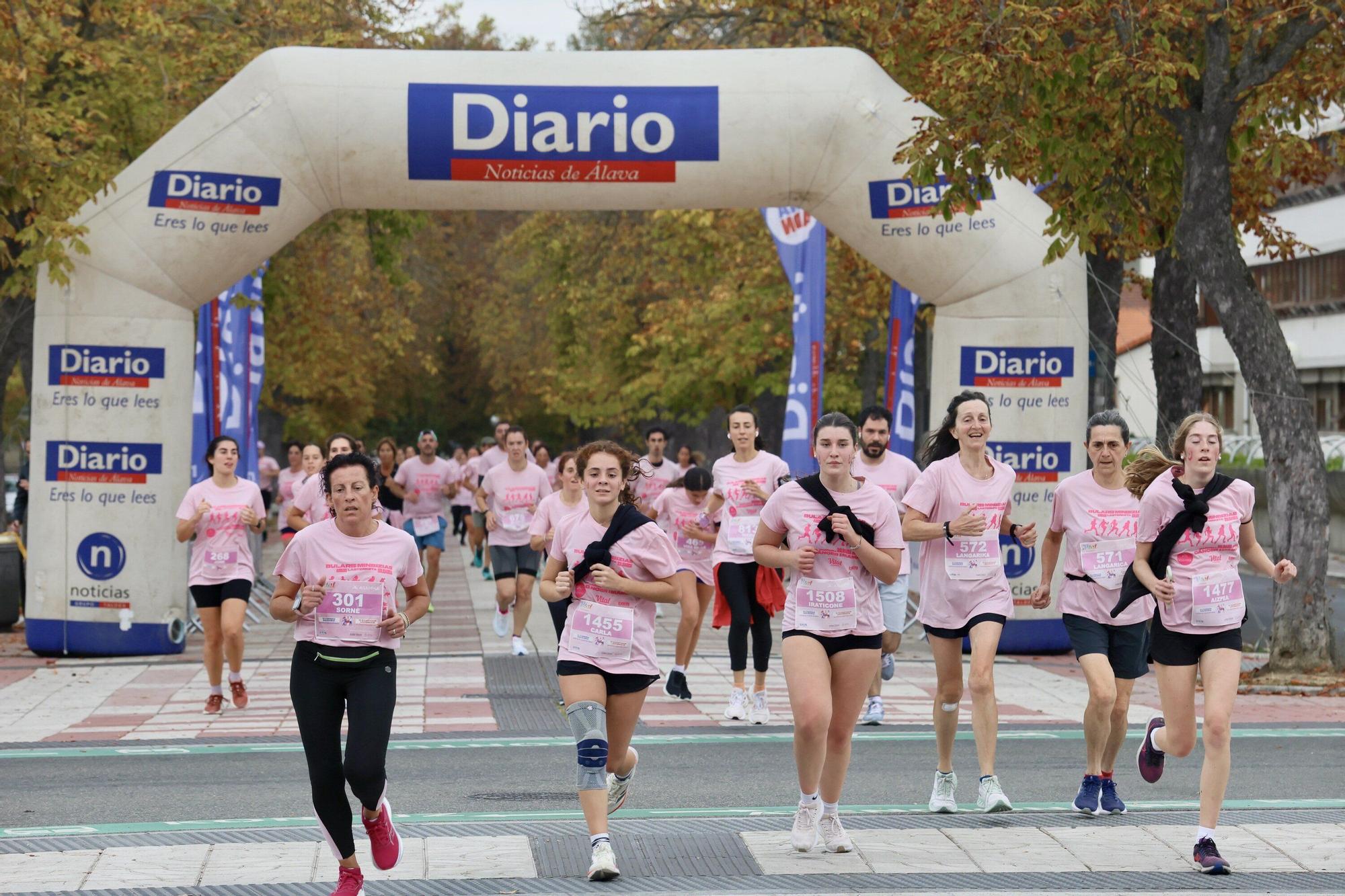 En imágenes: Vitoria se vuelca con la VI Carrera Solidaria contra el Cáncer de Mama