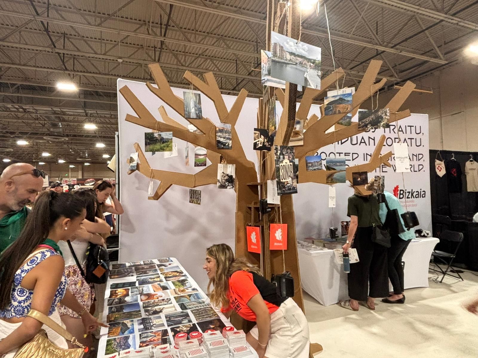 En imágenes: Bizkaia lleva sus raíces a la Expo Jaialdi de Boise