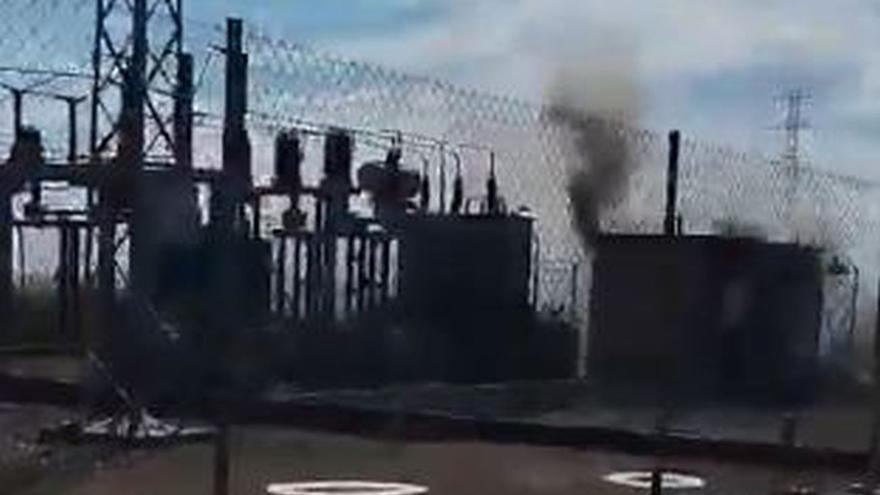 Un incendio en una subestación eléctrica en Valtierra afecta a varias localidades de la Ribera