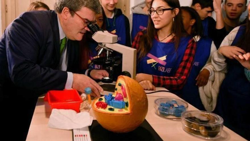 Inaugurado en Bilbao el primer centro de Euskadi de investigación y ocio para jóvenes