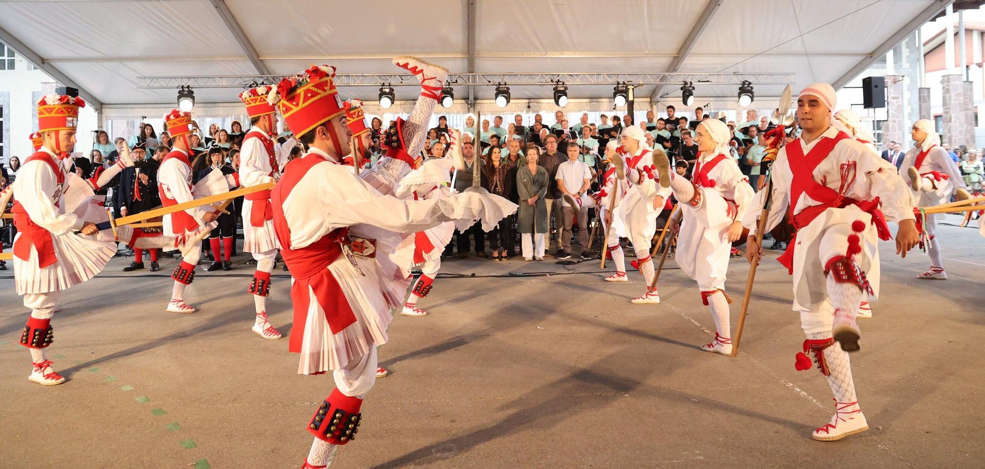 Sin mugas, pero con música y danzas, para celebrar los 1.000 años de 'Ipuskoa' en Berastegi