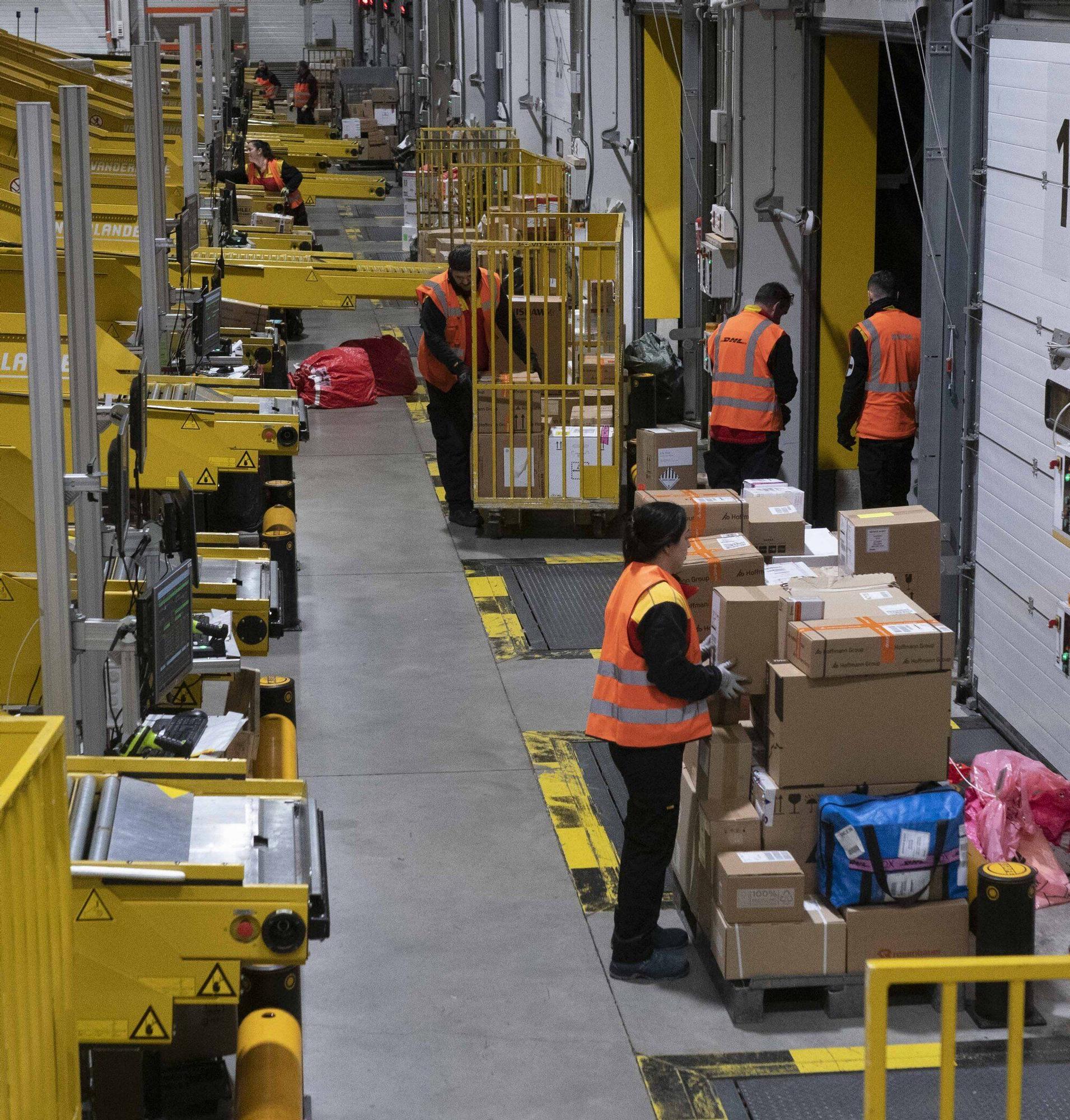 Reportaje sobre la actividad de DHL en Foronda