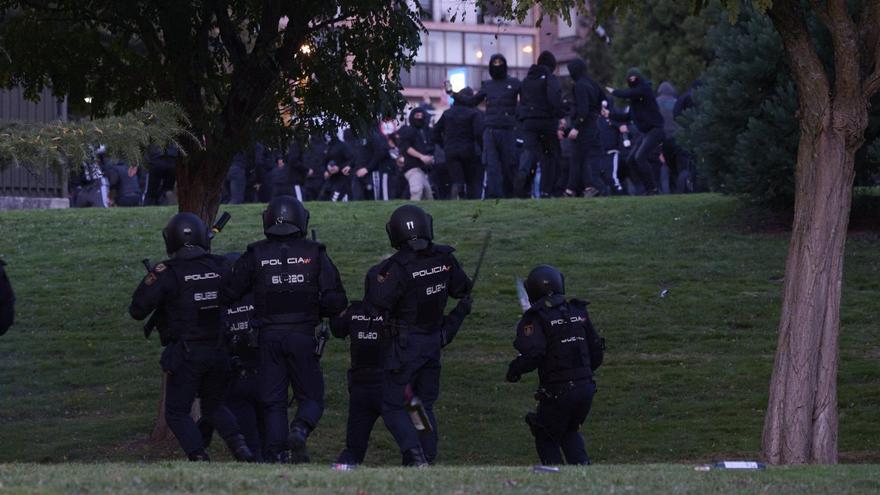 La presencia de Vito Quiles en Pamplona provoca disturbios y el cierre de la Universidad de Navarra