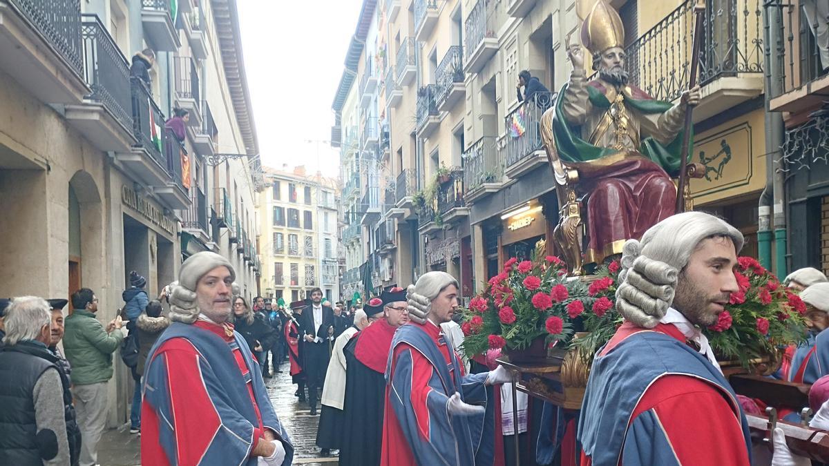 Imagen de la procesión en la calle Mayor.