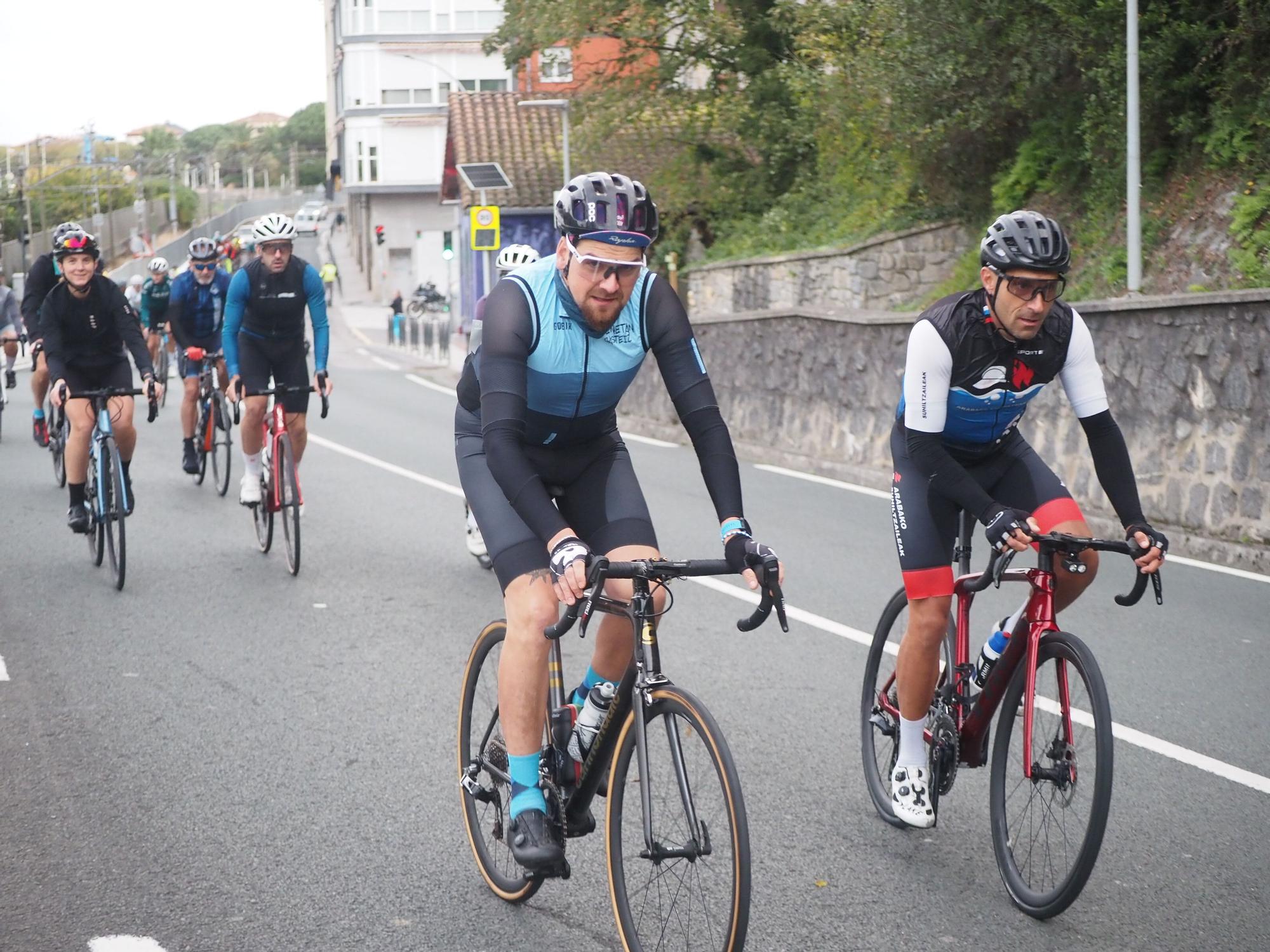 Fiesta ciclista en Deba
