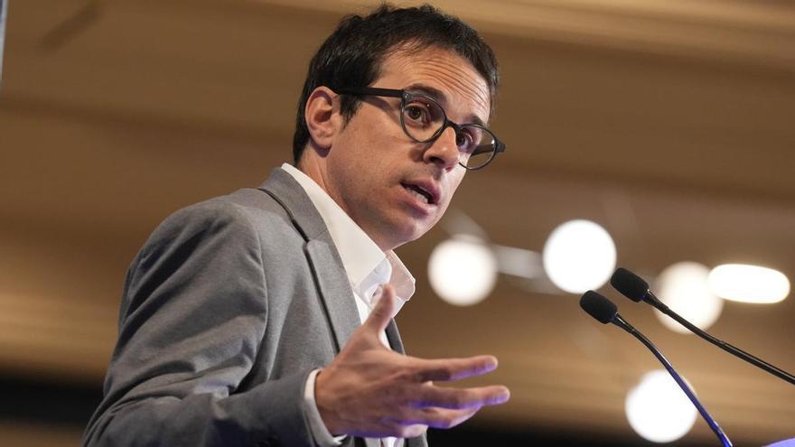 Otxandiano niega "modelos antagónicos" pero desmonta la gestión de Pradales