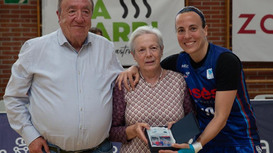 Fotos del homenaje a María Asurmendi, que anunció que deja el baloncesto a final de temporada