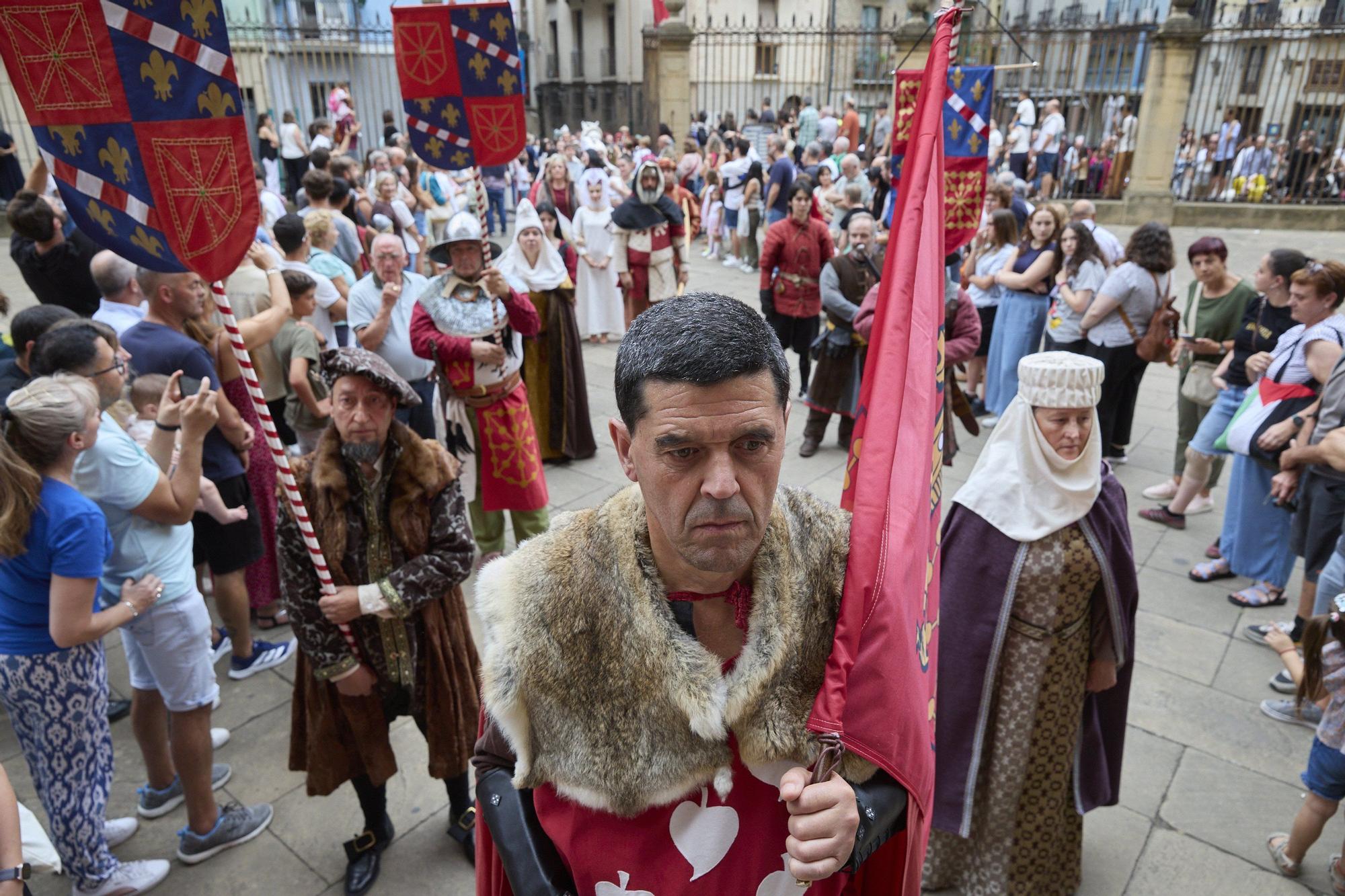 Fotos de la ceremonia de coronación de Carlos III, rey que unificó los tres burgos de Pamplona