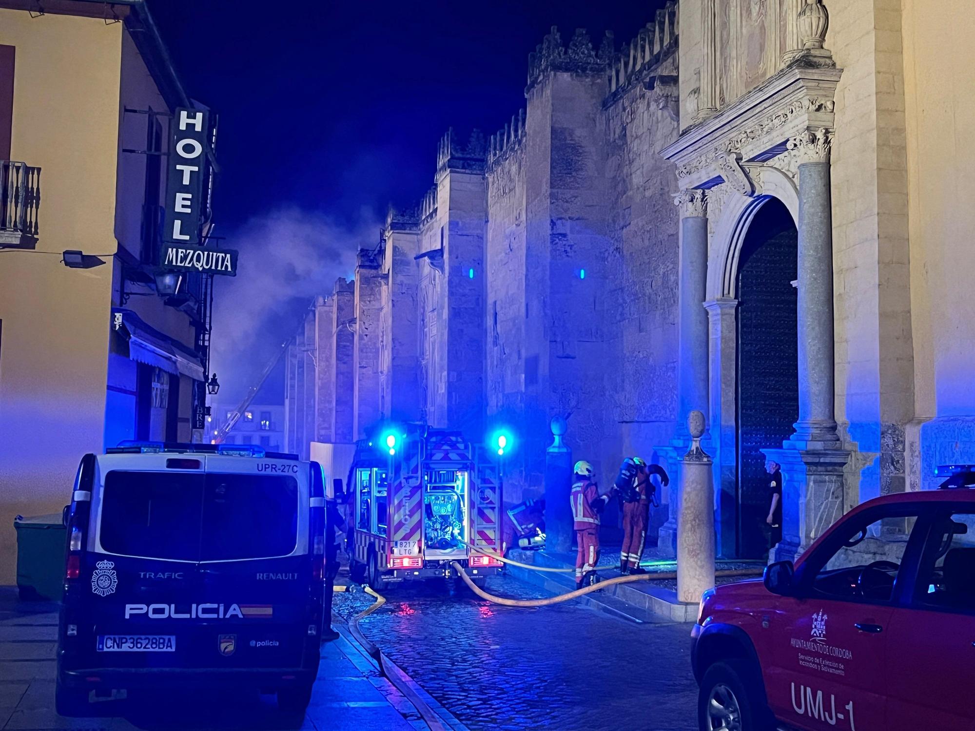 Extinguido completamente el incendio de la Mezquita de Córdoba, que abrirá este sábado