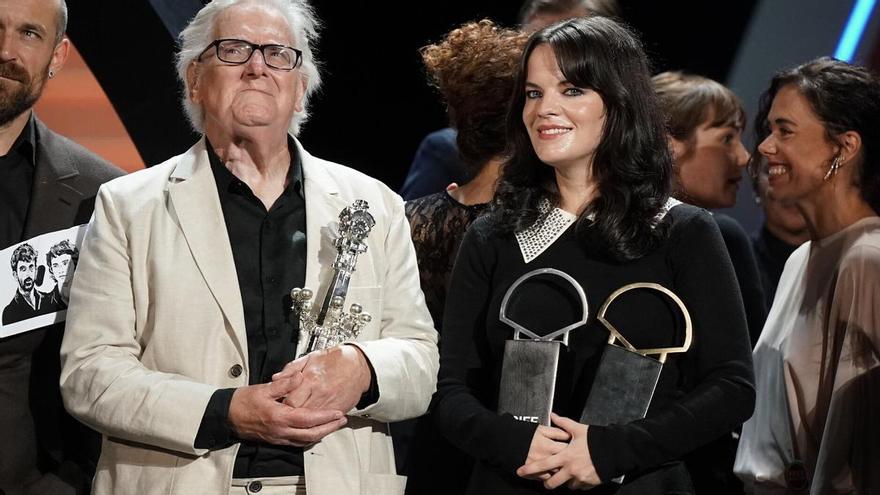 La Concha de Oro y otros dos premios para 'Tender Loving Care': premio a la despedida de Mike Leigh