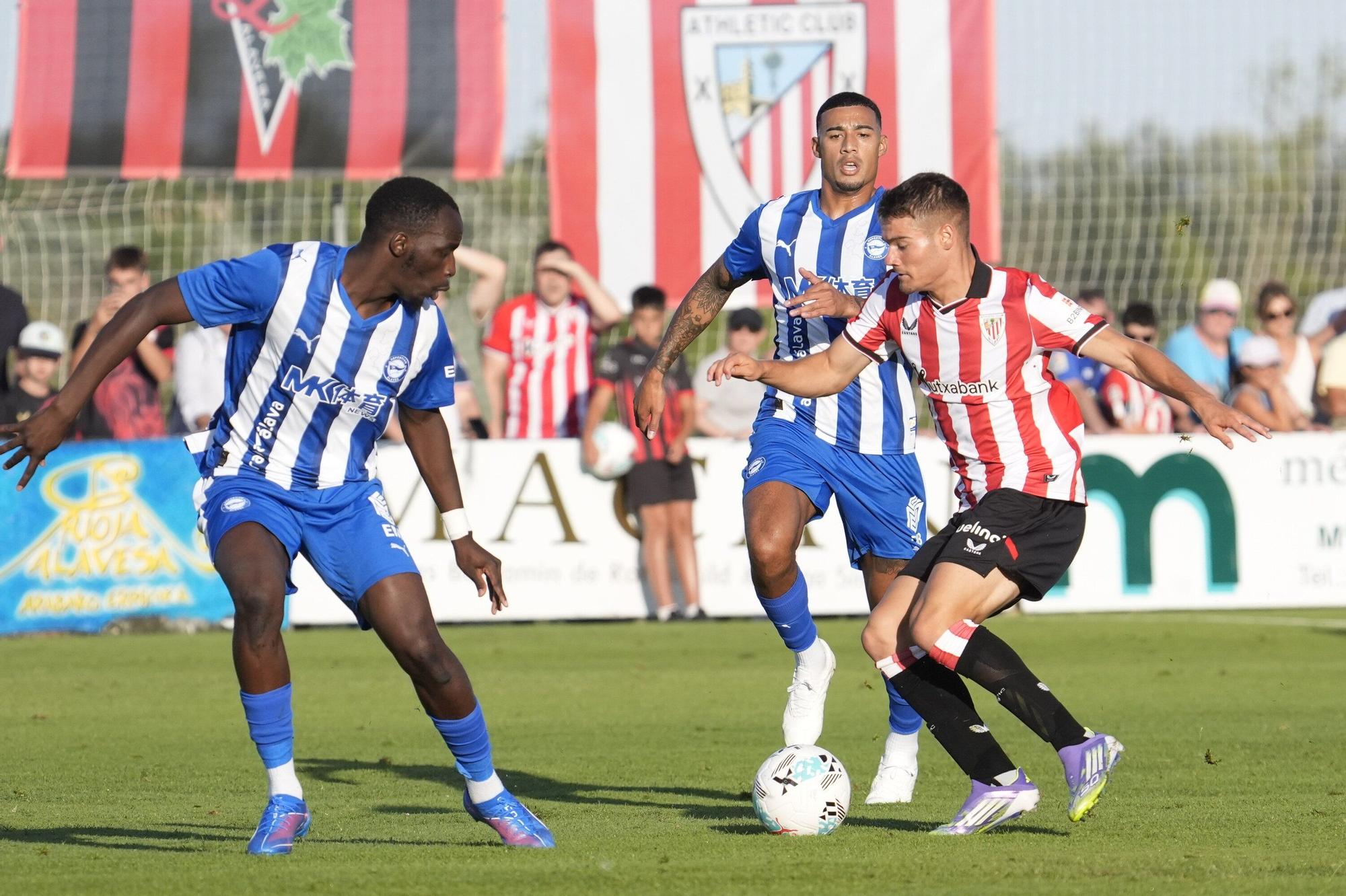 En imágenes: Ilusionante estreno del Alavés en Laguardia (1-0)