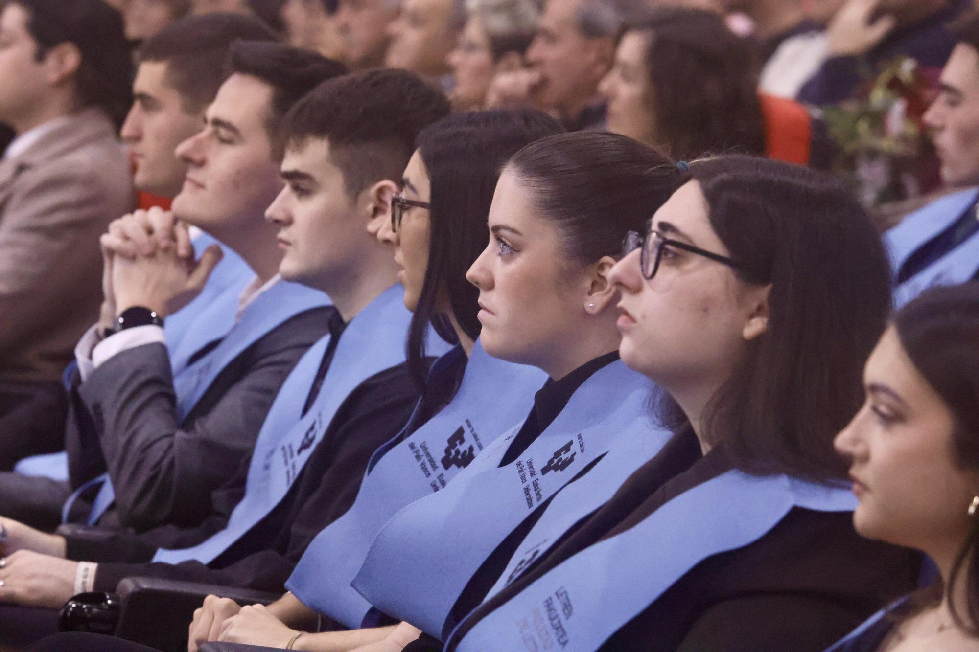En imágenes: Graduación de alumnos de la Facultad de Letras