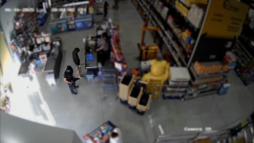 Cae en Málaga una banda de atracadores de supermercados que empleaba machetes y fusiles simulados