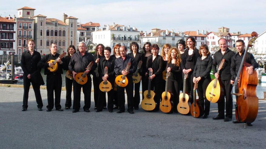 La Orquesta de Cámara Paulino Otamendi.