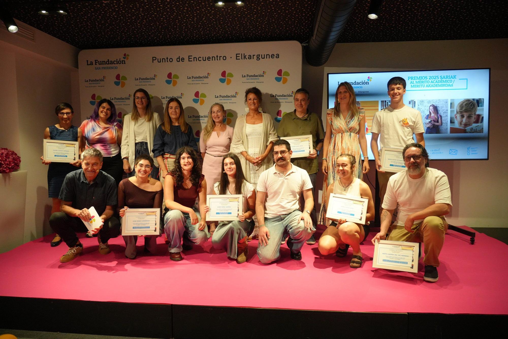En imágenes: Entrega de premios LaF al mérito académico en la Fundación Laboral San Prudencio