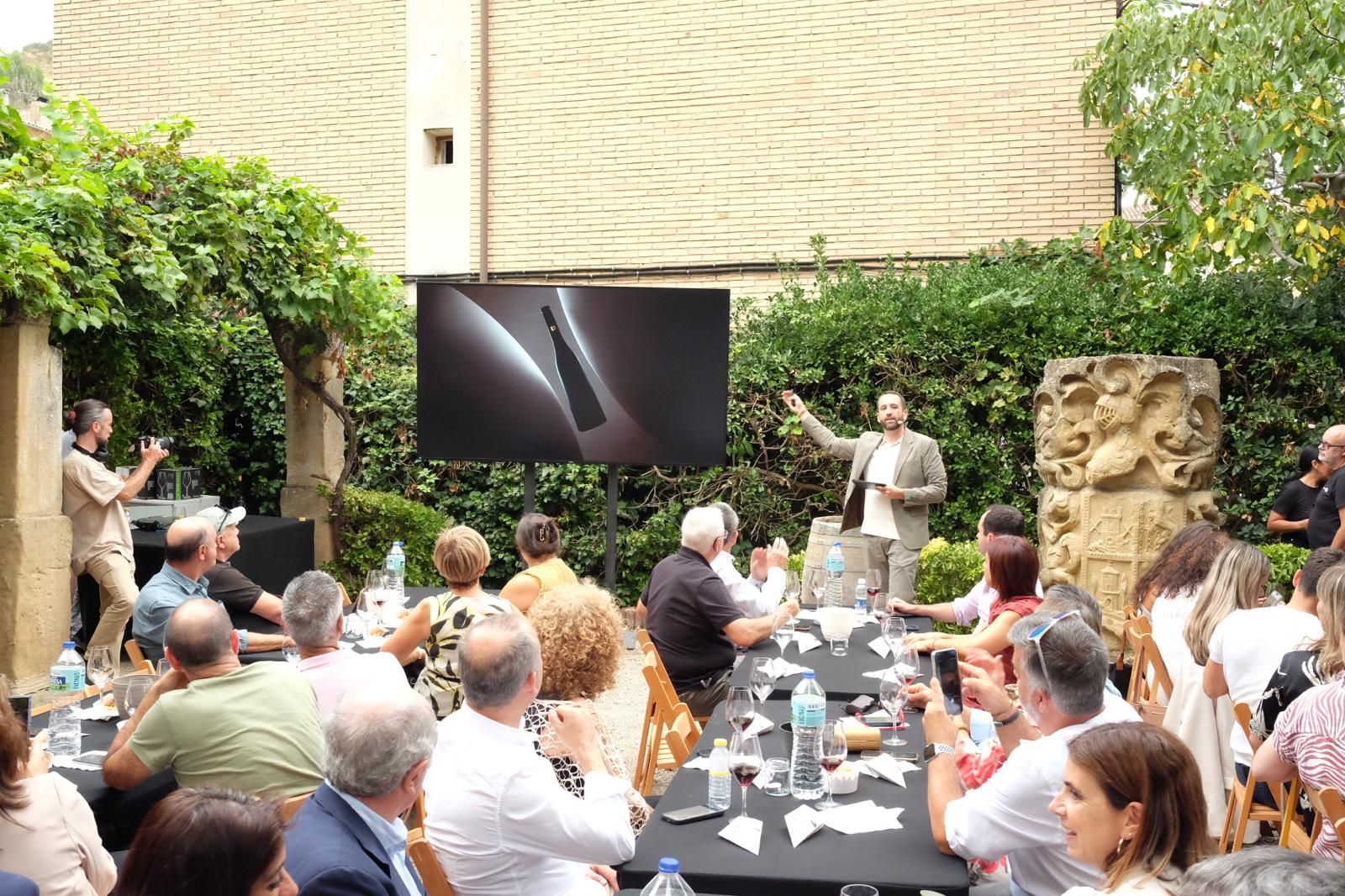 Presentacion de KUBE, el vino de Rioja Alavesa que une tradición e inteligencia artificial