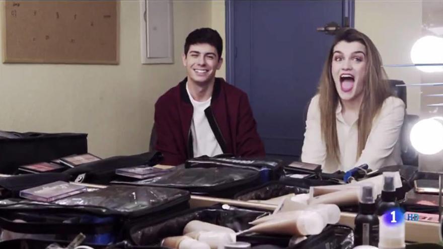 Amaia y Alfred hacen un guiño al euskera y catalán