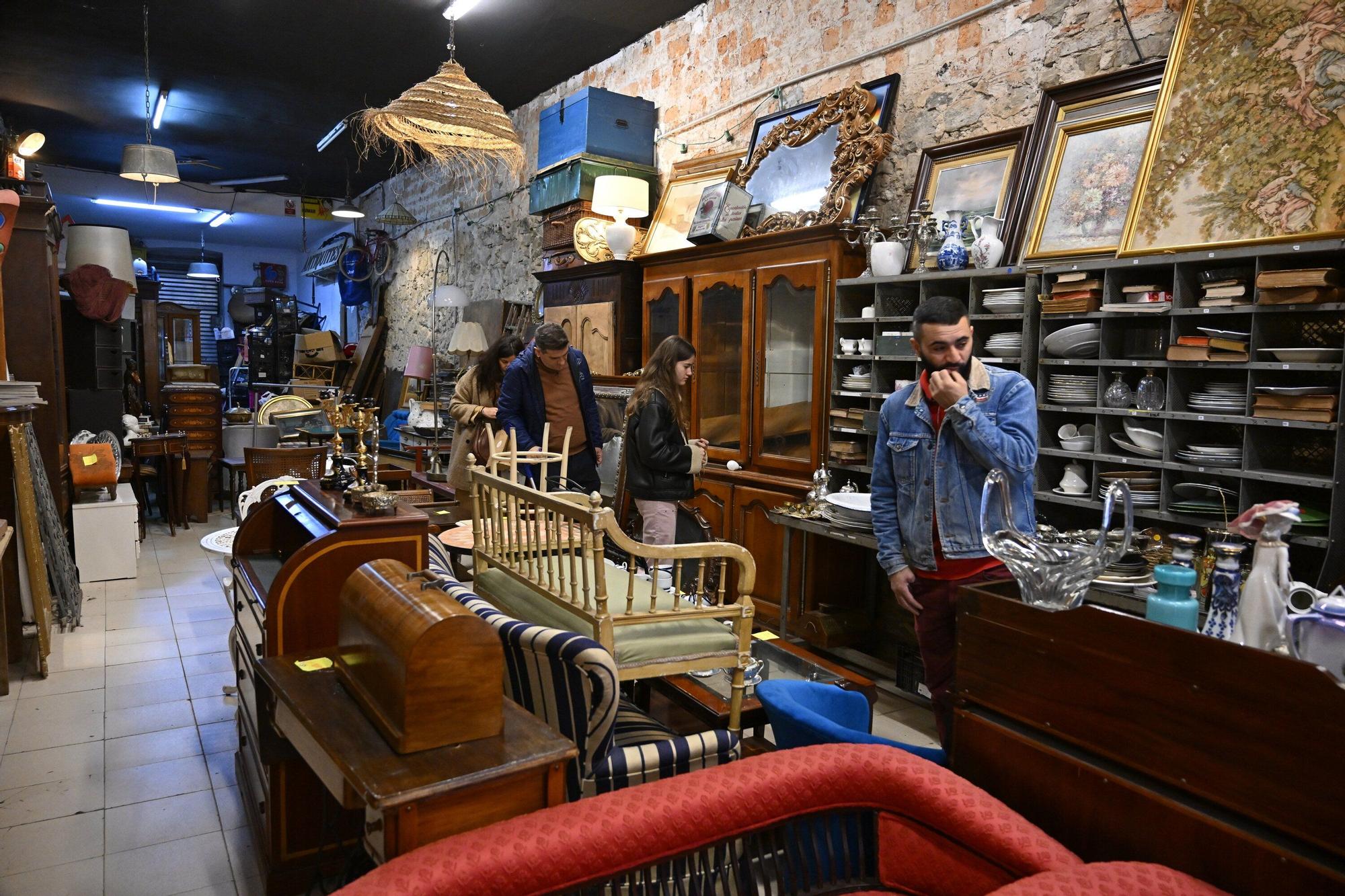 En imágenes: el mercado del Dos de Mayo se viste de Navidad