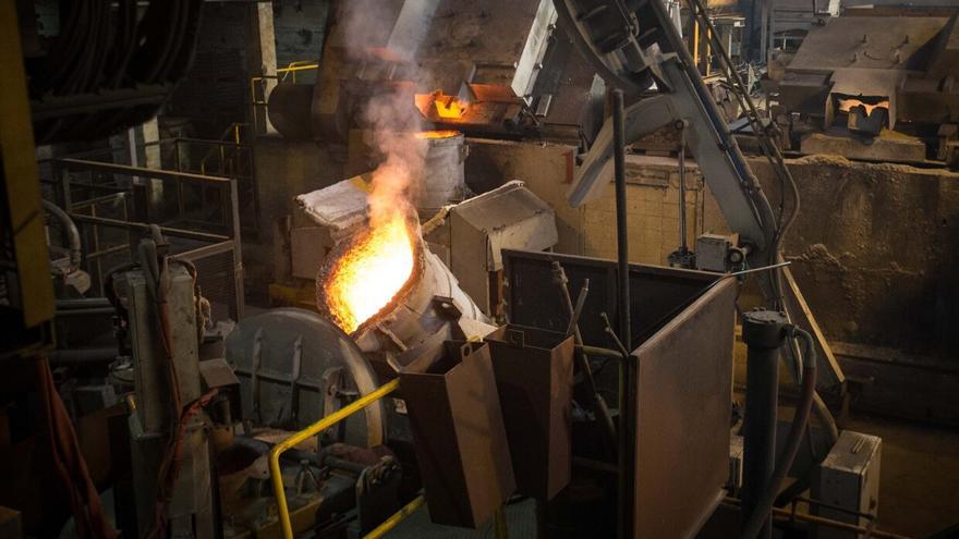 Sindicatos exigen a Adegi que presente su propuesta para el metal