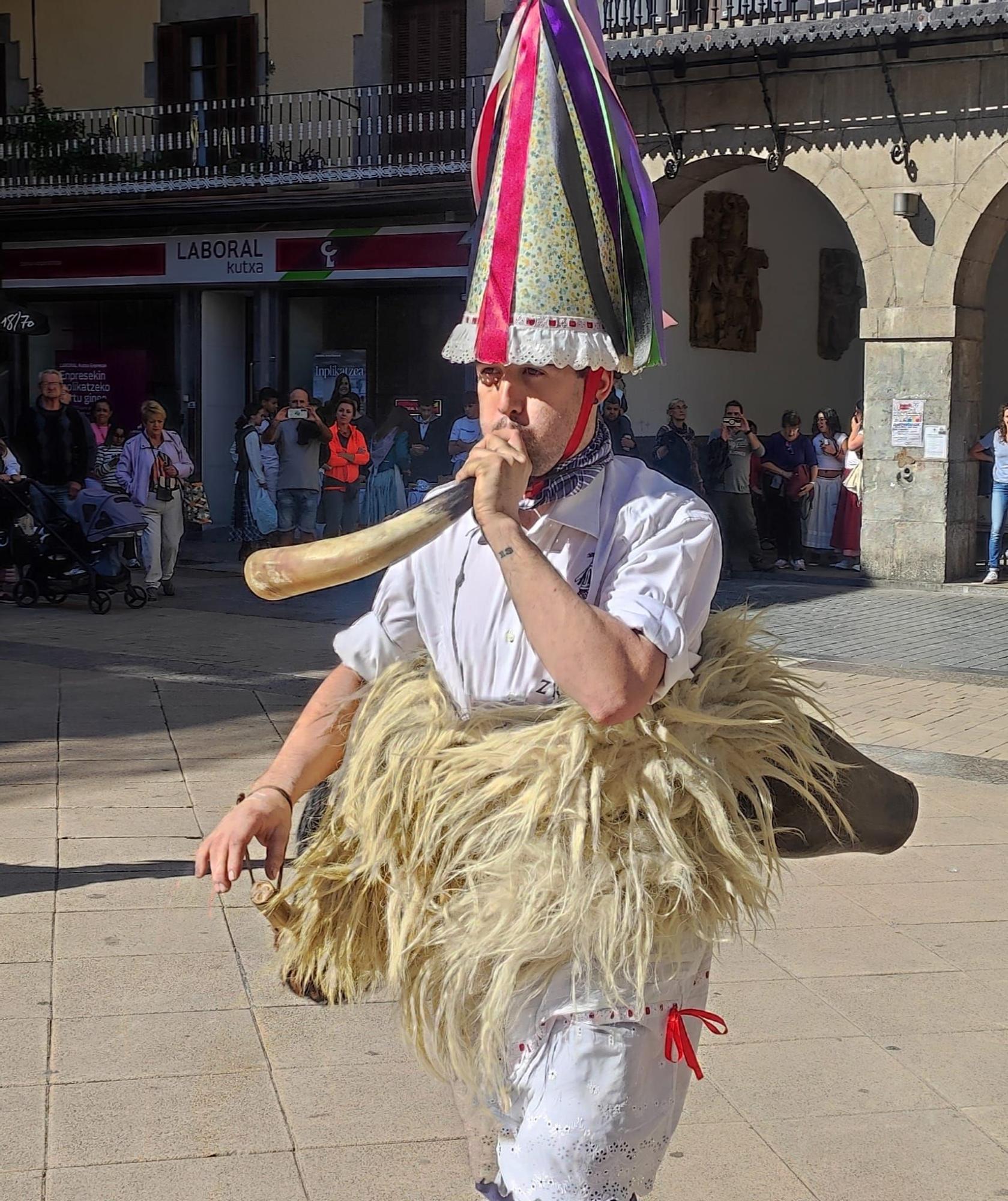 Debako Euskal Jaia iruditan