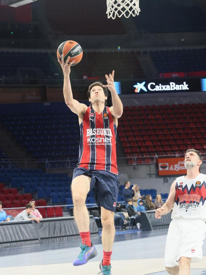 En imágenes: Sueño cumplido para 30 aficionados del Baskonia