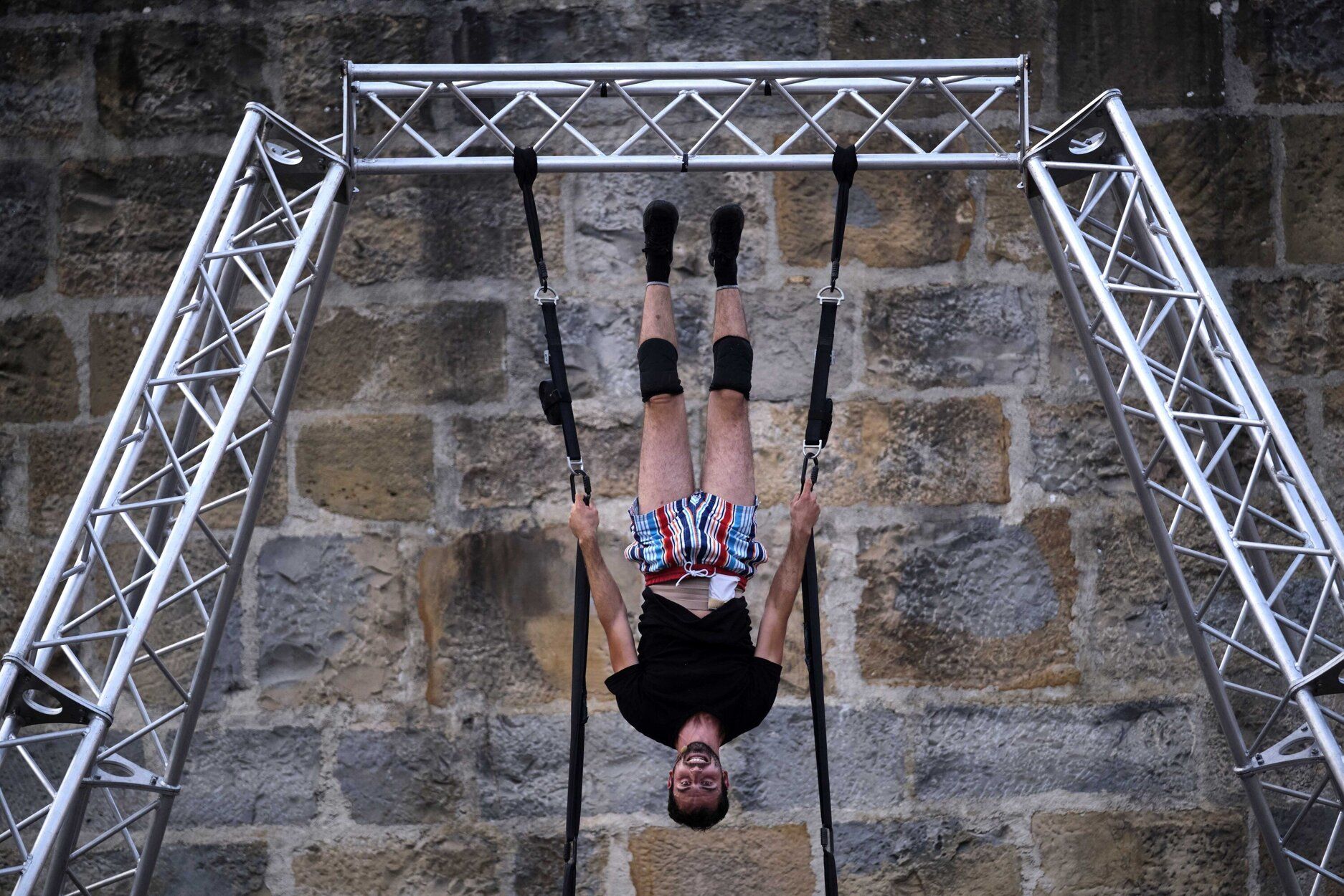 Fotos del espectáculo de circo y acrobacias de la compañía Cia Seon