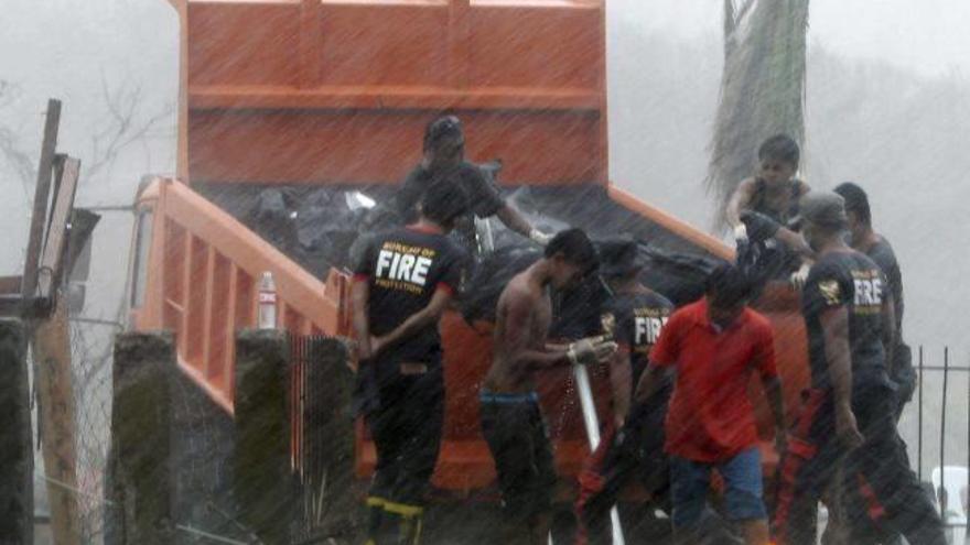 Filipinas confirma a la ONU al menos 4.460 muertos y 12 millones de afectados