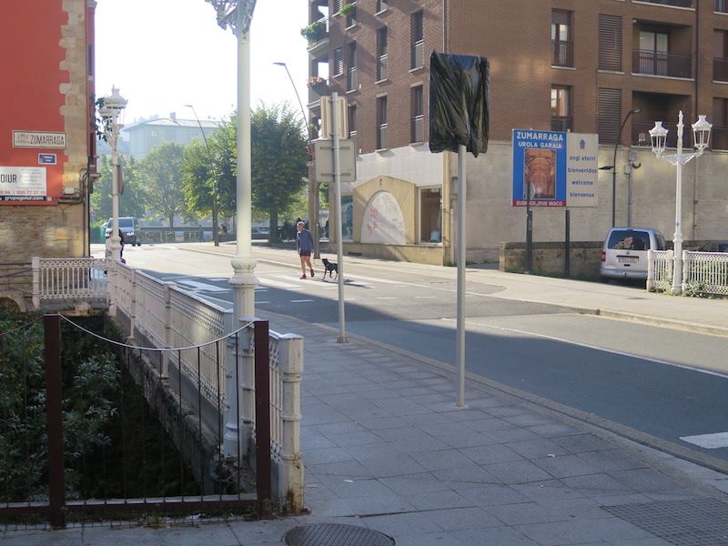 El puente del Isabel y la entrada a Zumarraga, desde Urretxu.