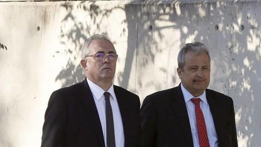 El exconsejero delegado de Bankia, Francisco Verdú (i), a su llegada a la Audiencia Nacional.