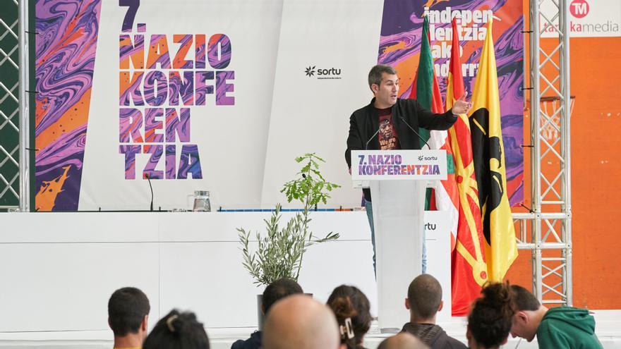 La izquierda abertzale reivindica la &quot;ruptura democrática&quot; en el 50 aniversario del fusilamiento de Txiki y Otaegi