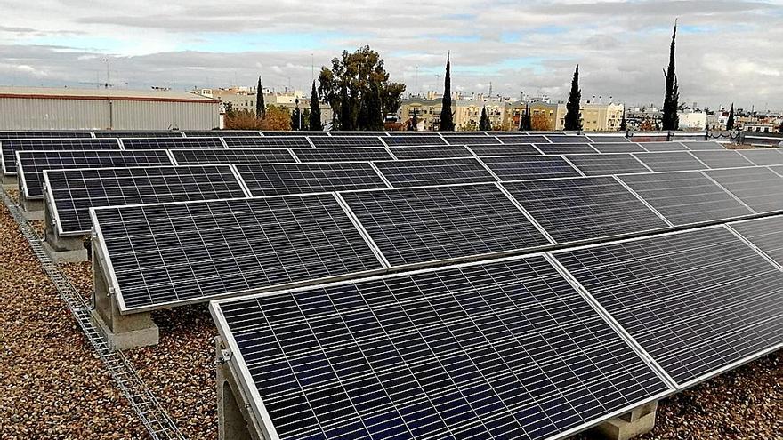 La instalación masiva de placas solares es una de las medidas que trata de impulsar la Unión Europea.  | FOTO: E.P.