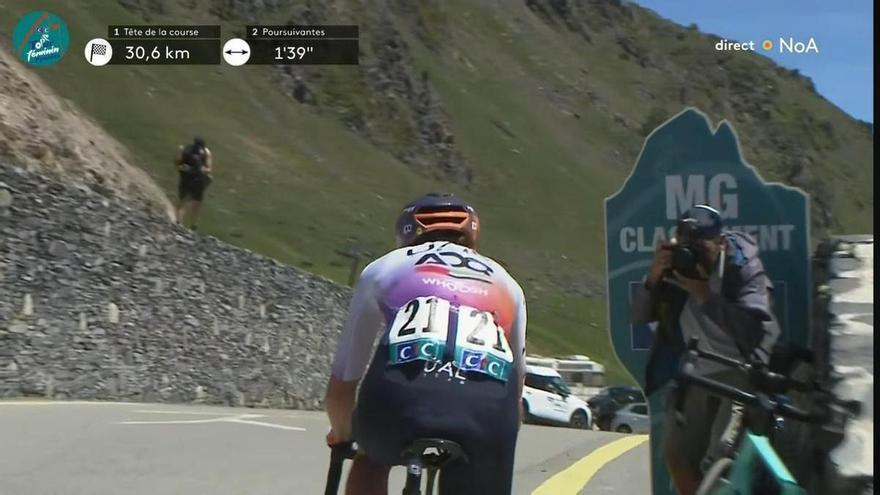 Paula Blasi honra al Tourmalet