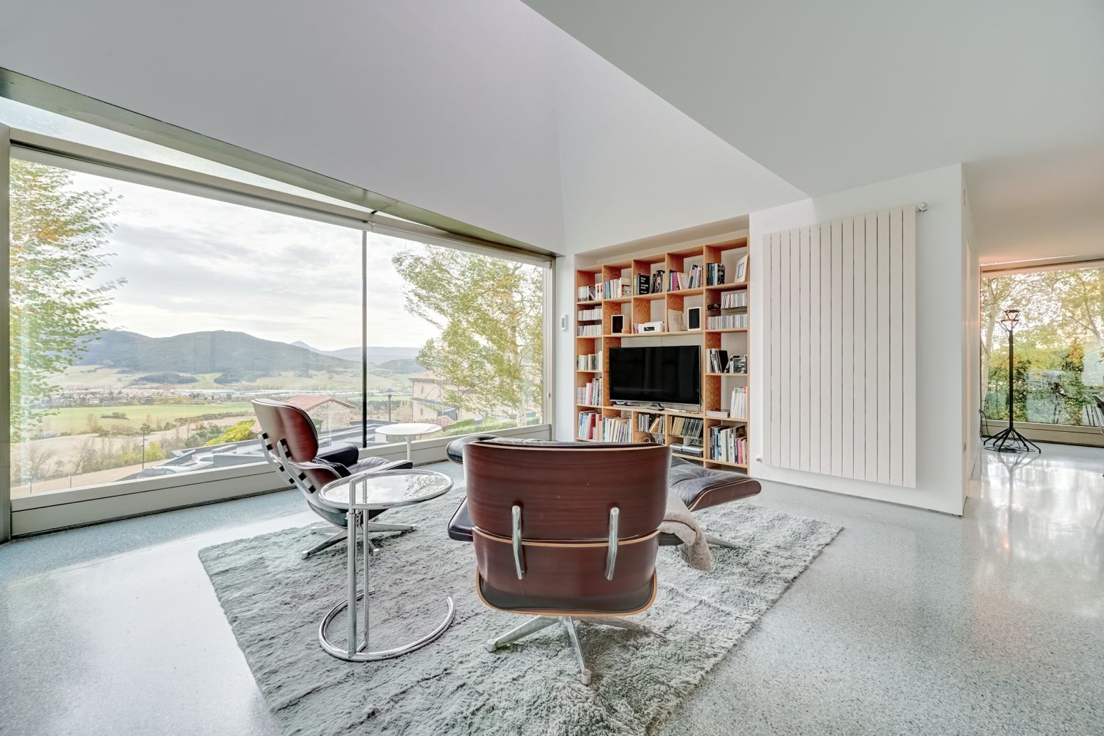 Una vivienda única en Alzuza sale al mercado: luz natural, paisaje del valle y un diseño pensado para el bienestar