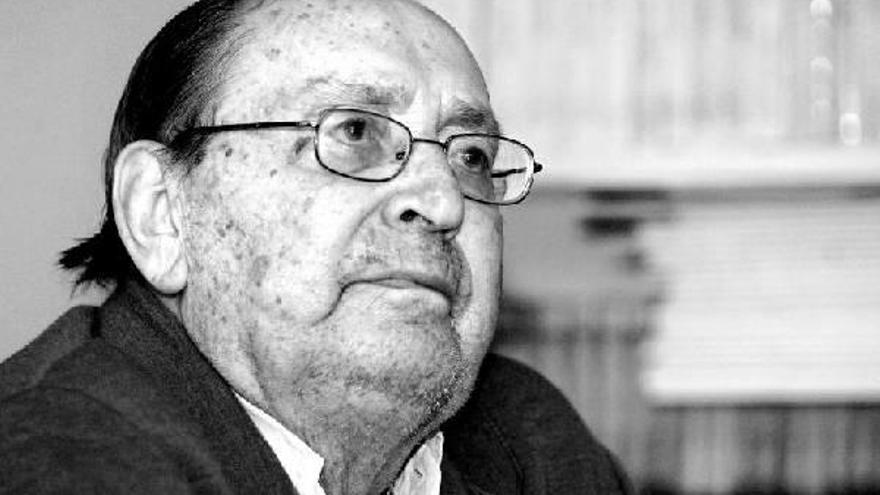 El escritor, periodista y académico de la Lengua Miguel Delibes, en una imagen tomada en enero de 2006.