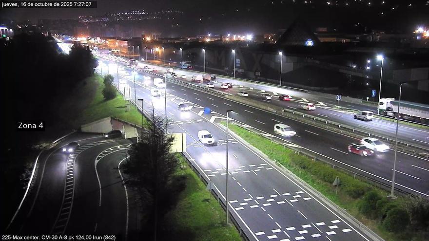 Nuevo accidente entre dos vehículos en la A-8, a la altura de Muskiz, en sentido Bilbao