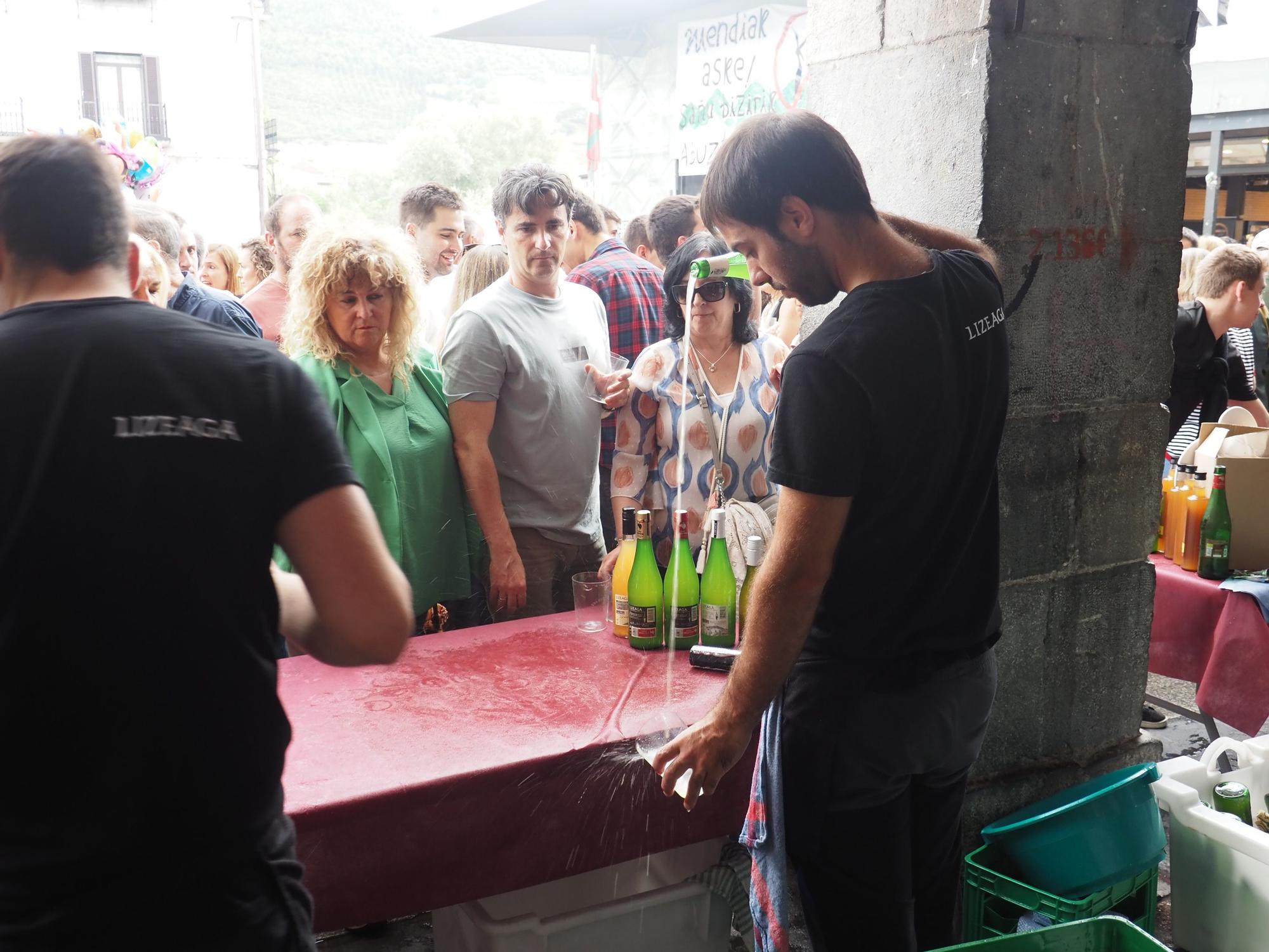 Fiesta total en Azpeitia en el Baserritarren Eguna