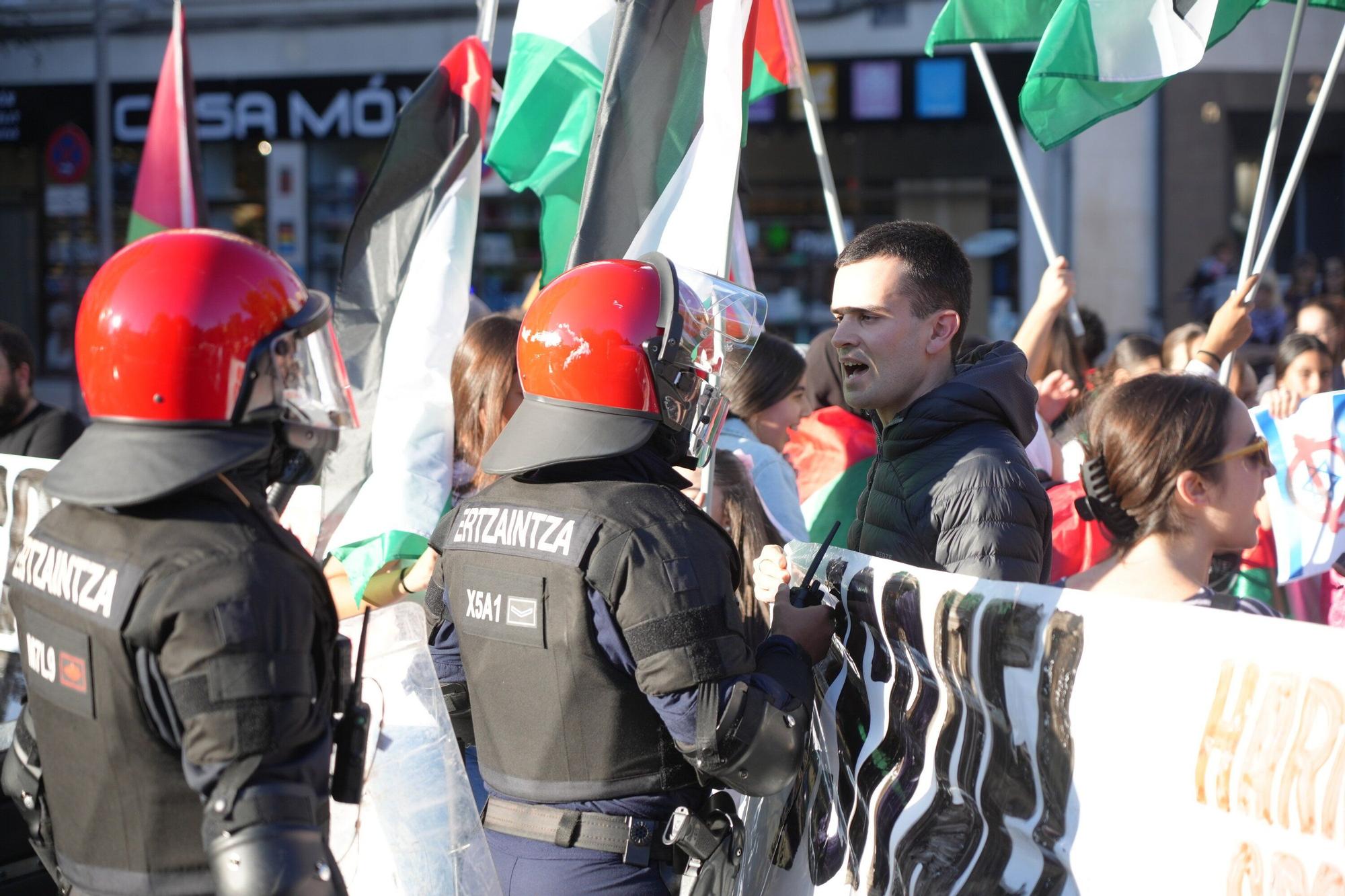 Manifestación en favor del pueblo de Gaza en Vitoria