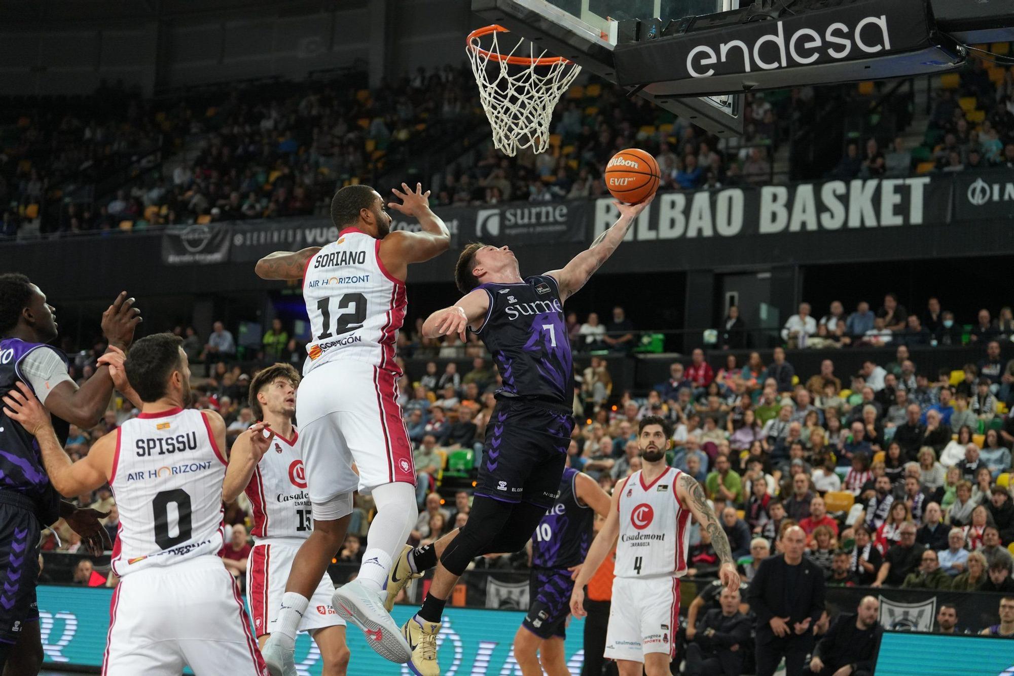 En imágenes: el Surne Bilbao Basket arrolla sin piedad al Zaragoza