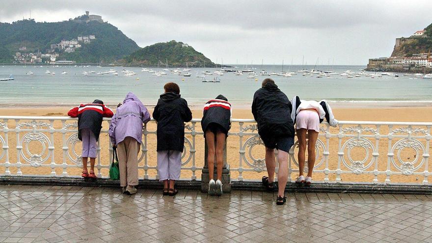 La entrada de turistas a hoteles de Donostia cae en julio tras años de crecimiento imparable