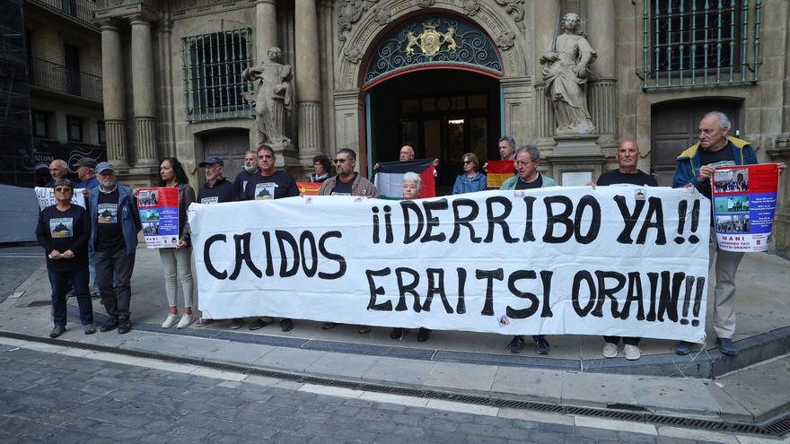 Asociaciones de la memoria critican el informe e insisten en el derribo