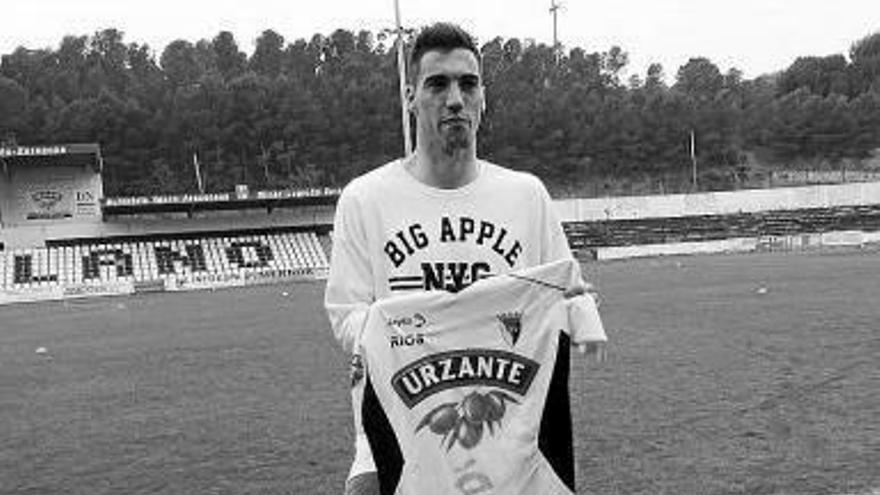 Álex, otra vez blanco
