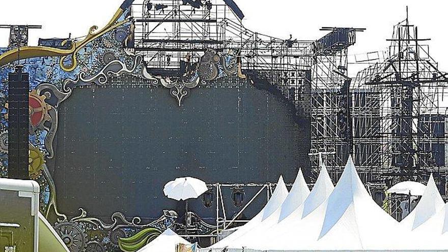 Estado en el que se quedó la estructura del escenari principal de Tomorrowland tras el incendio.