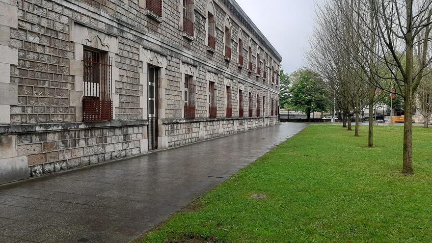 Piden 12 años de cárcel para un joven por violar a una menor en un portal en Cantabria