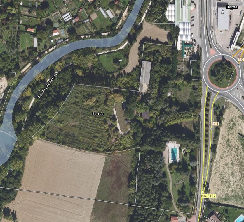 Otra imagen aérea del ámbito de actuación, junto al río e Itaroa, donde se propone el desarrollo.