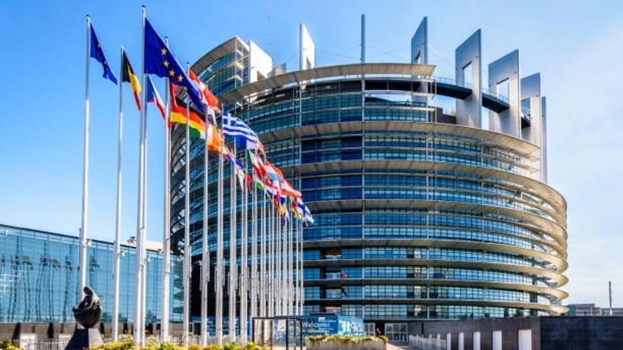 La Eurocámara da luz verde a negociar con los 27 el euro digital como ...